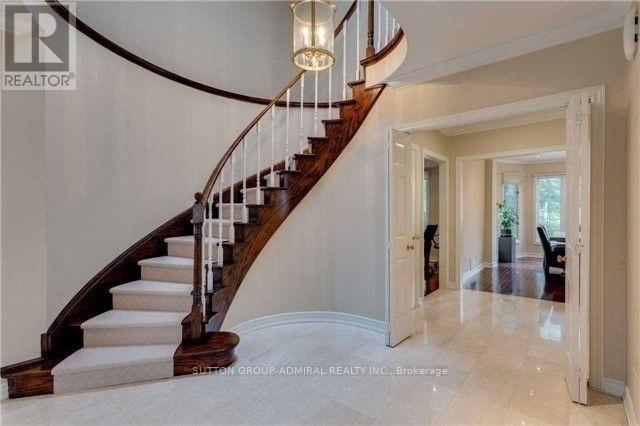 15 Whitehall Road, Toronto, Ontario  M4W 2C5 - Photo 2 - C12986854