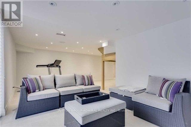 15 Whitehall Road, Toronto, Ontario  M4W 2C5 - Photo 26 - C12986854