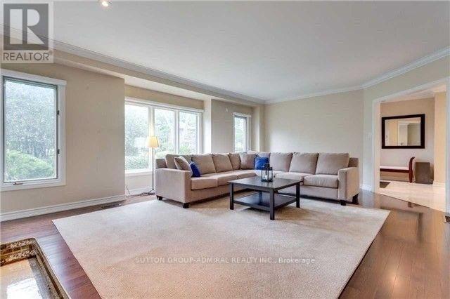 15 Whitehall Road, Toronto, Ontario  M4W 2C5 - Photo 5 - C12986854