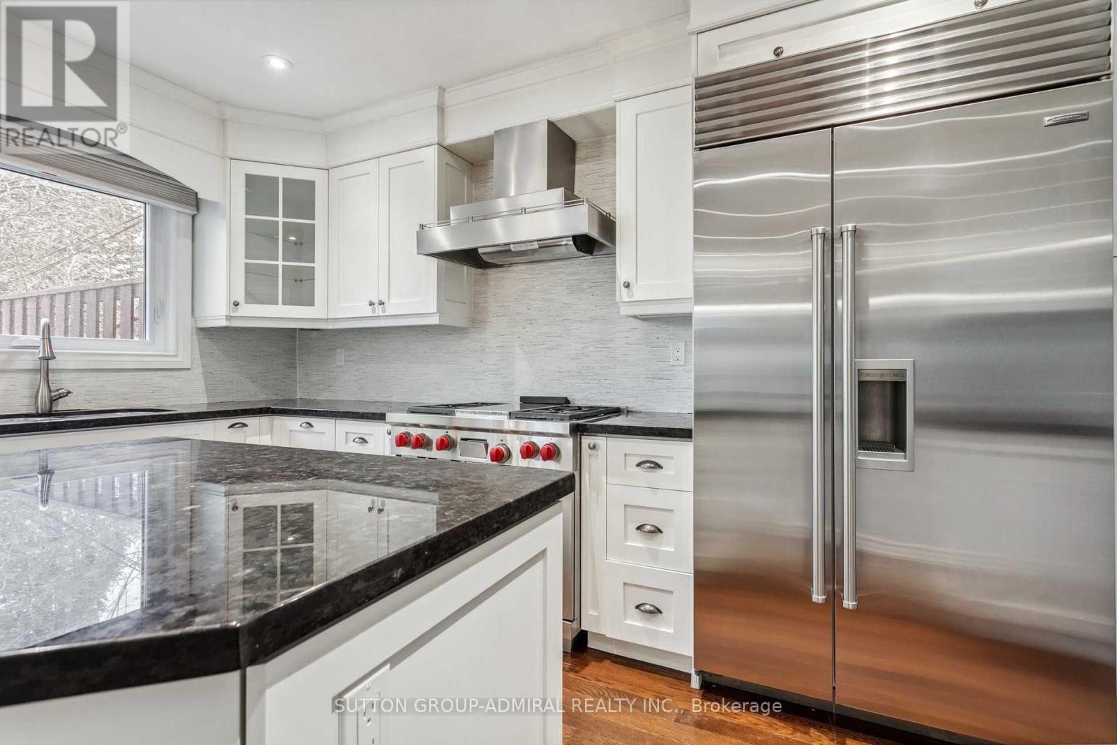 15 Whitehall Road, Toronto, Ontario  M4W 2C5 - Photo 9 - C12986854