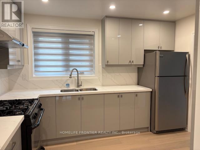 86 Heathview Avenue, Toronto, Ontario  M2K 2C5 - Photo 5 - C12986874