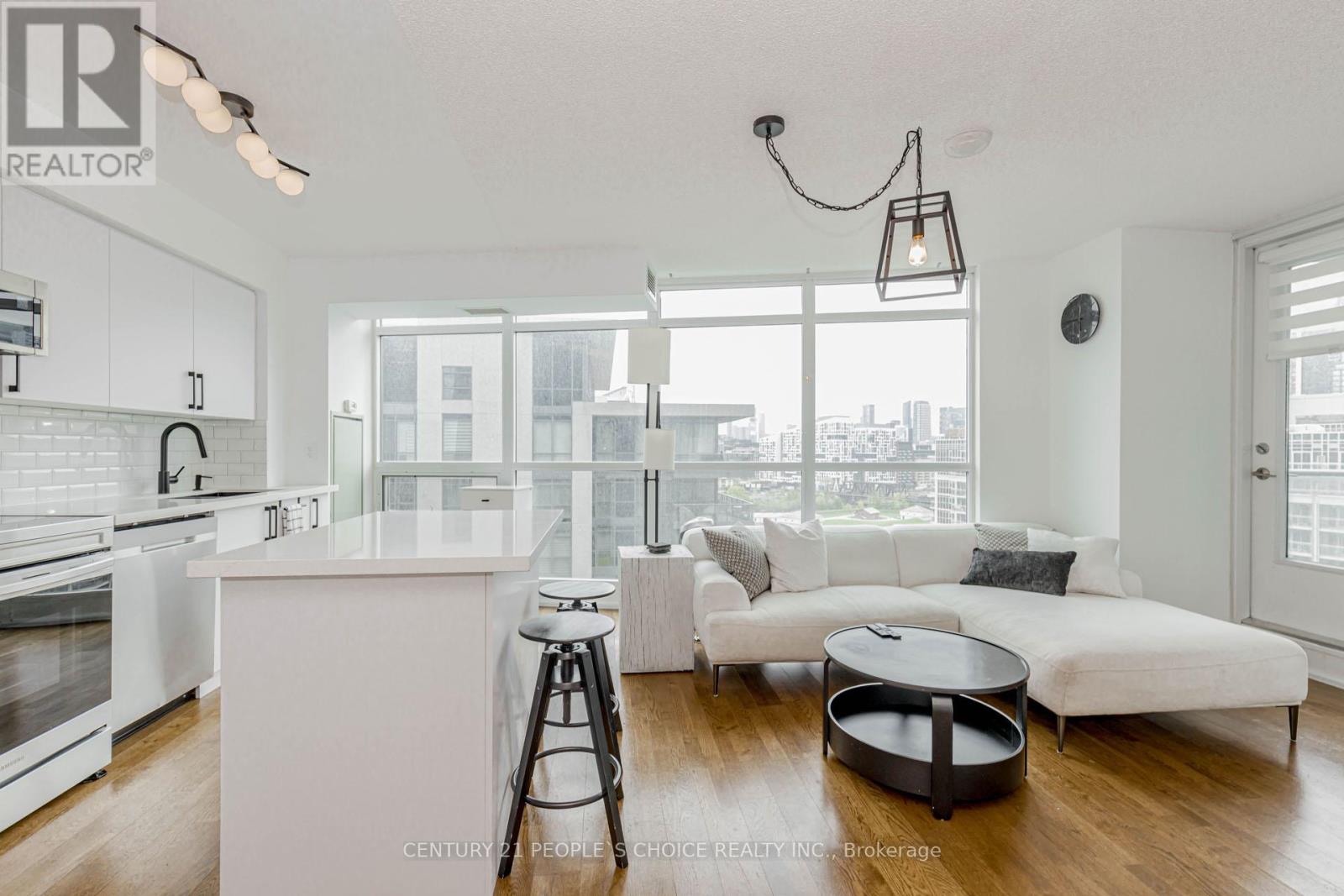 1611 - 215 Fort York Boulevard, Toronto, Ontario  M5V 4A2 - Photo 12 - C12986876