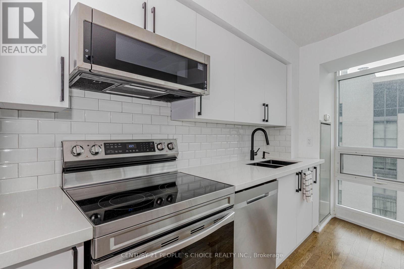 1611 - 215 Fort York Boulevard, Toronto, Ontario  M5V 4A2 - Photo 19 - C12986876