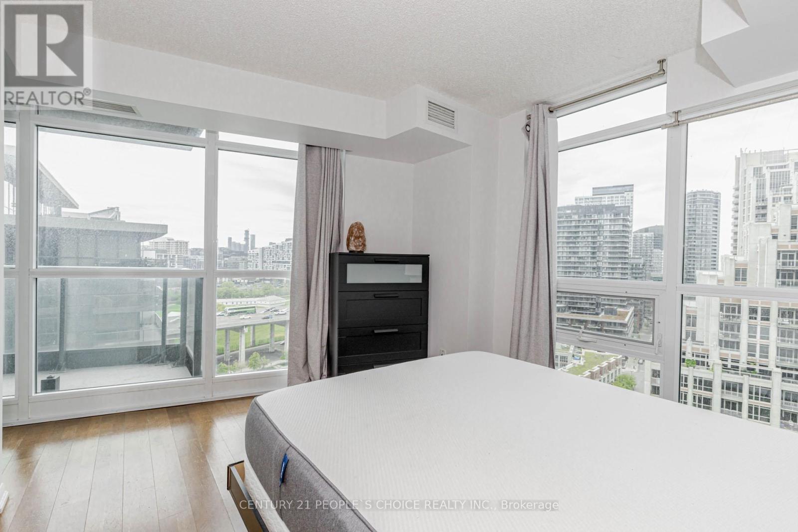 1611 - 215 Fort York Boulevard, Toronto, Ontario  M5V 4A2 - Photo 33 - C12986876