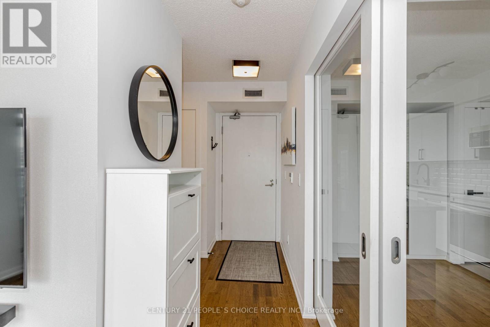 1611 - 215 Fort York Boulevard, Toronto, Ontario  M5V 4A2 - Photo 8 - C12986876