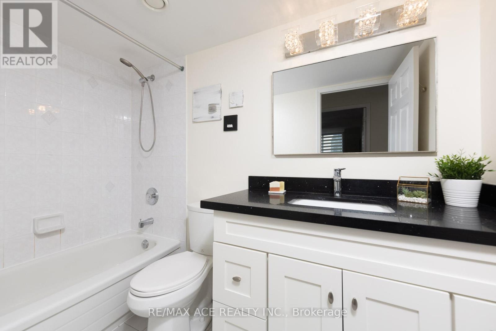 2307 - 1 Pemberton Avenue, Toronto, Ontario  M2M 4L9 - Photo 10 - C12986916