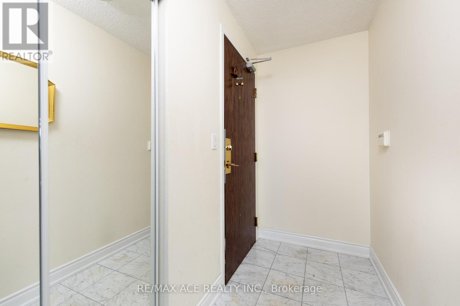 2307 - 1 Pemberton Avenue, Toronto, Ontario  M2M 4L9 - Photo 3 - C12986916