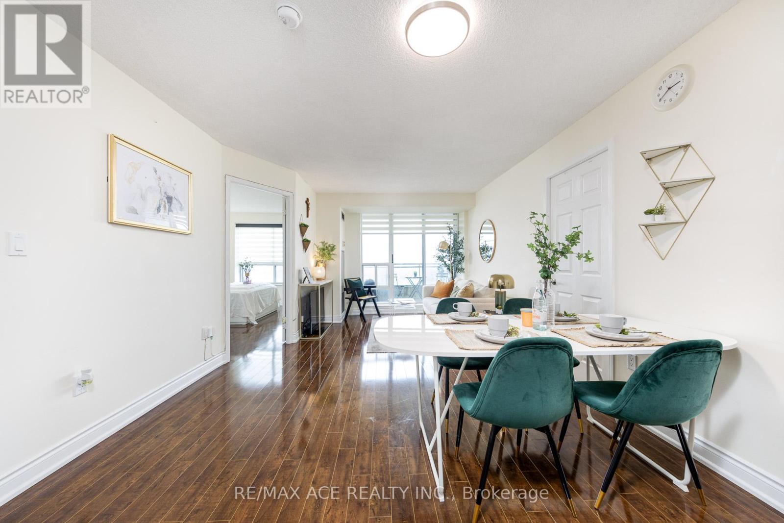 2307 - 1 Pemberton Avenue, Toronto, Ontario  M2M 4L9 - Photo 7 - C12986916