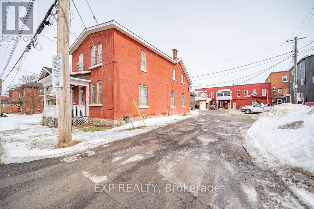 204 Raglan Street S, Renfrew, Ontario  K7V 1R1 - Photo 3 - X12986826