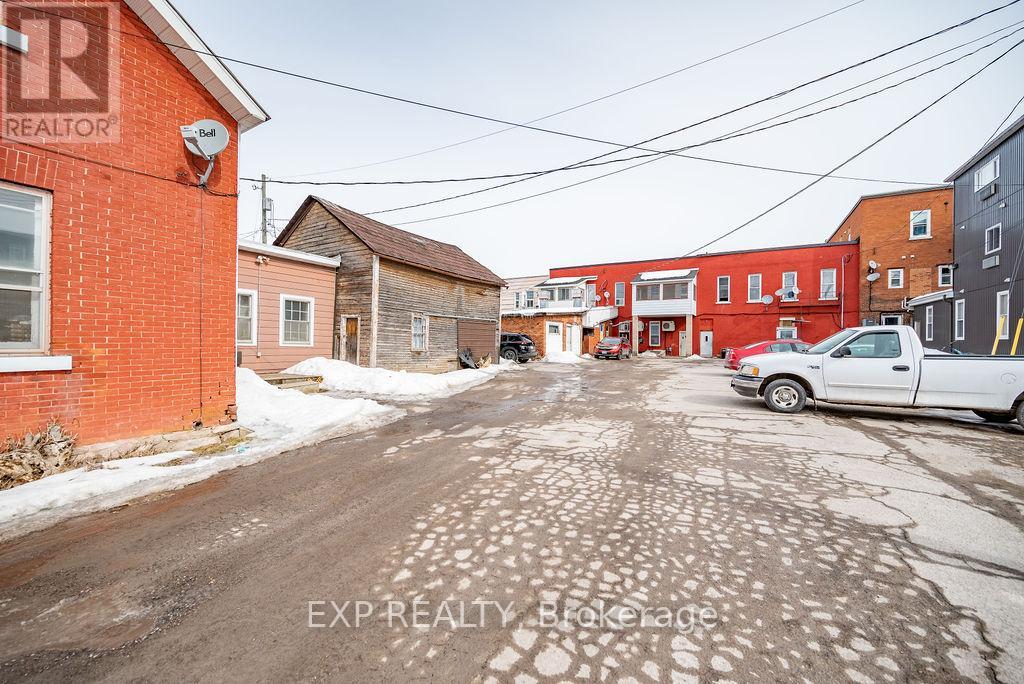 204 Raglan Street S, Renfrew, Ontario  K7V 1R1 - Photo 4 - X12986826