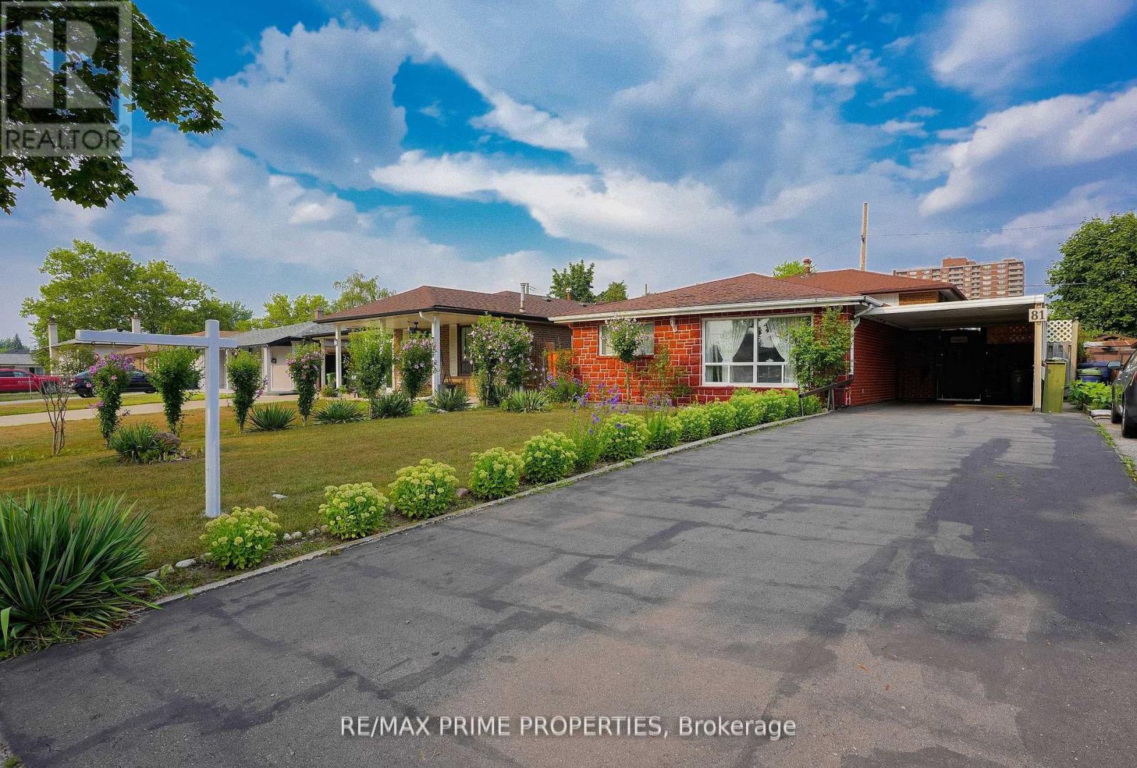 81 SILVERSTONE DRIVE, Toronto, Ontario