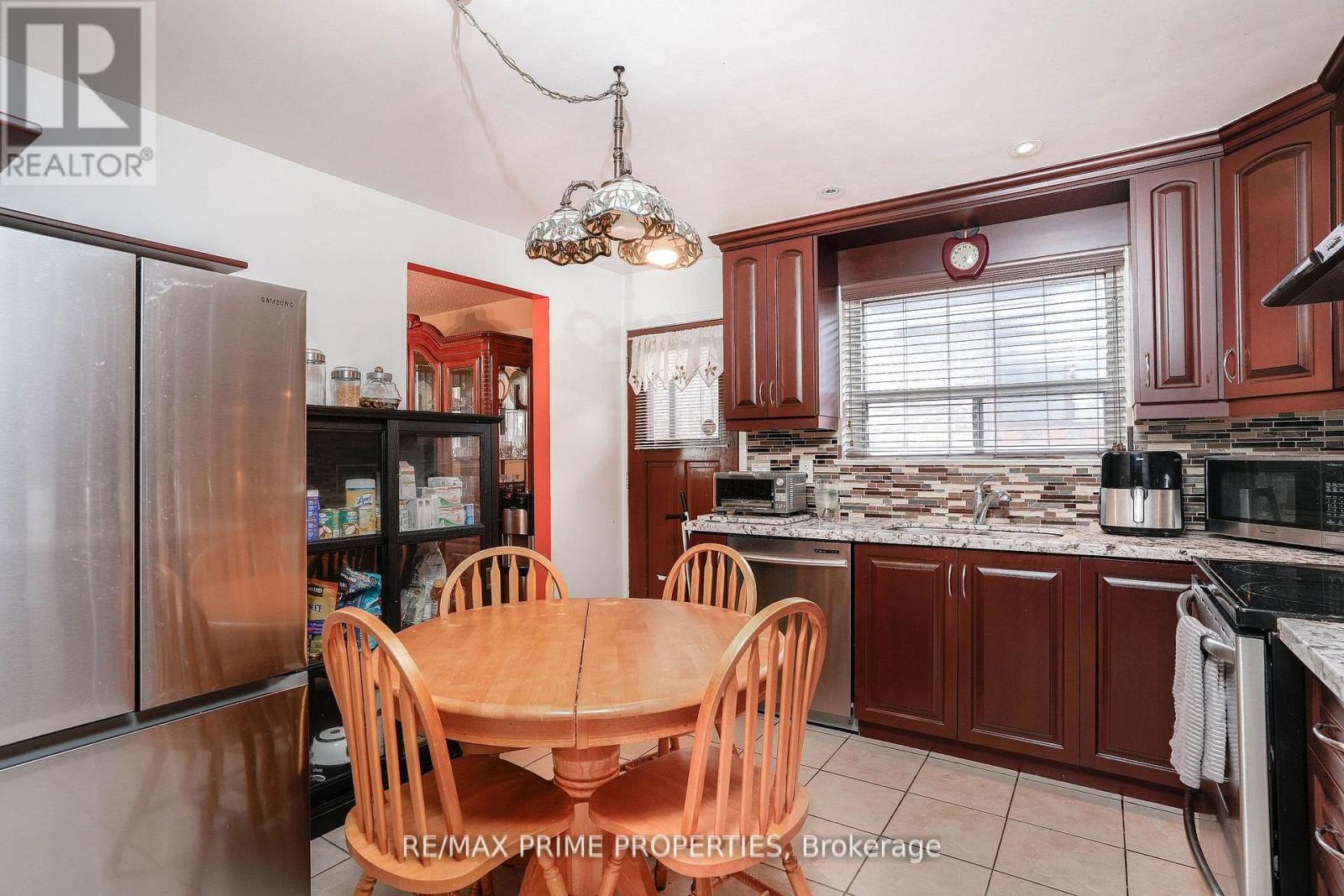 81 Silverstone Drive, Toronto, Ontario  M9V 3G4 - Photo 17 - W12986836