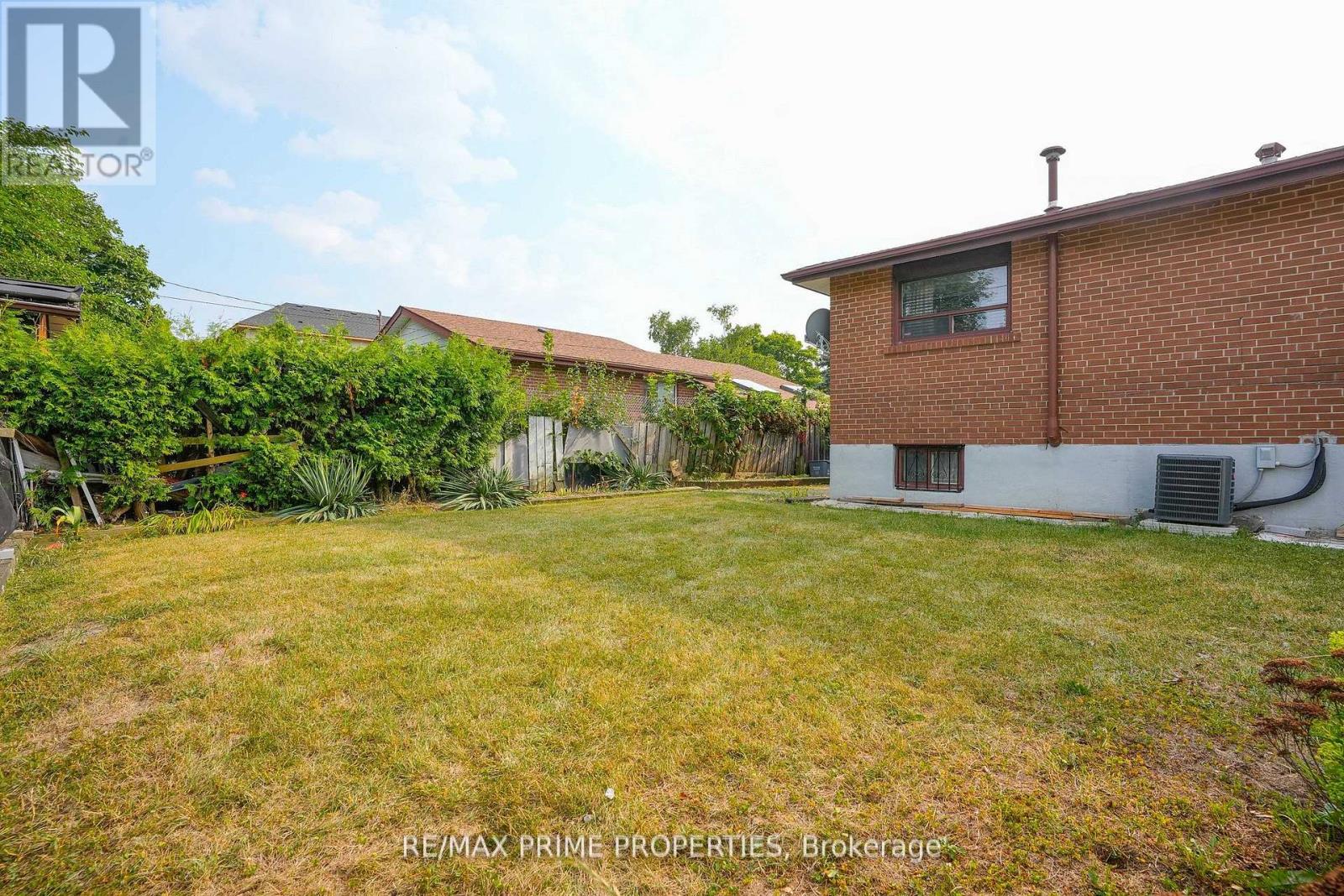 81 Silverstone Drive, Toronto, Ontario  M9V 3G4 - Photo 45 - W12986836