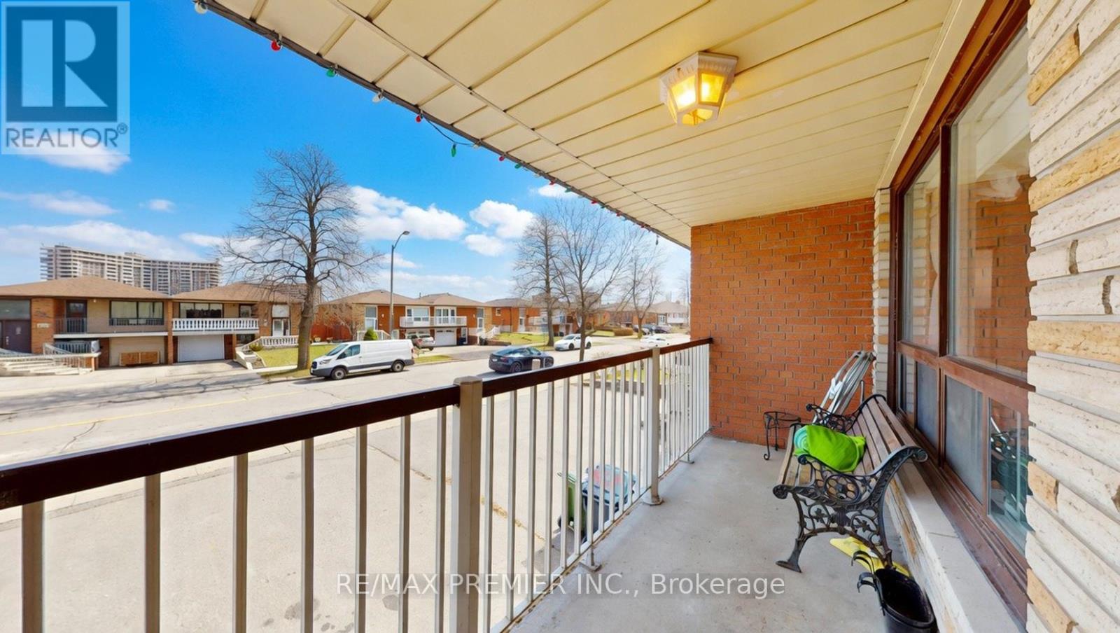 108 Hisey Crescent, Toronto, Ontario  M3N 1V1 - Photo 12 - W12986848