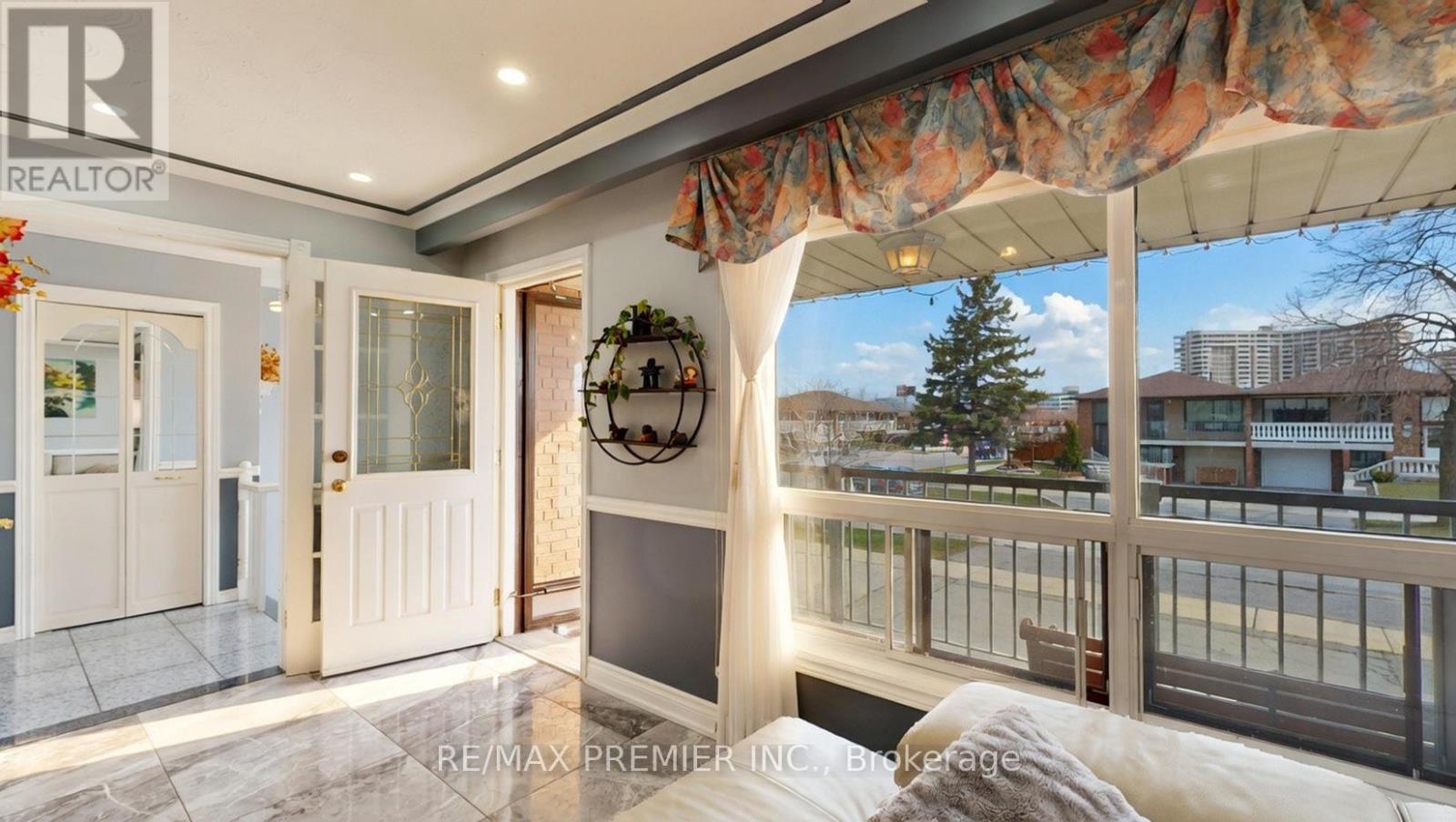 108 Hisey Crescent, Toronto, Ontario  M3N 1V1 - Photo 13 - W12986848