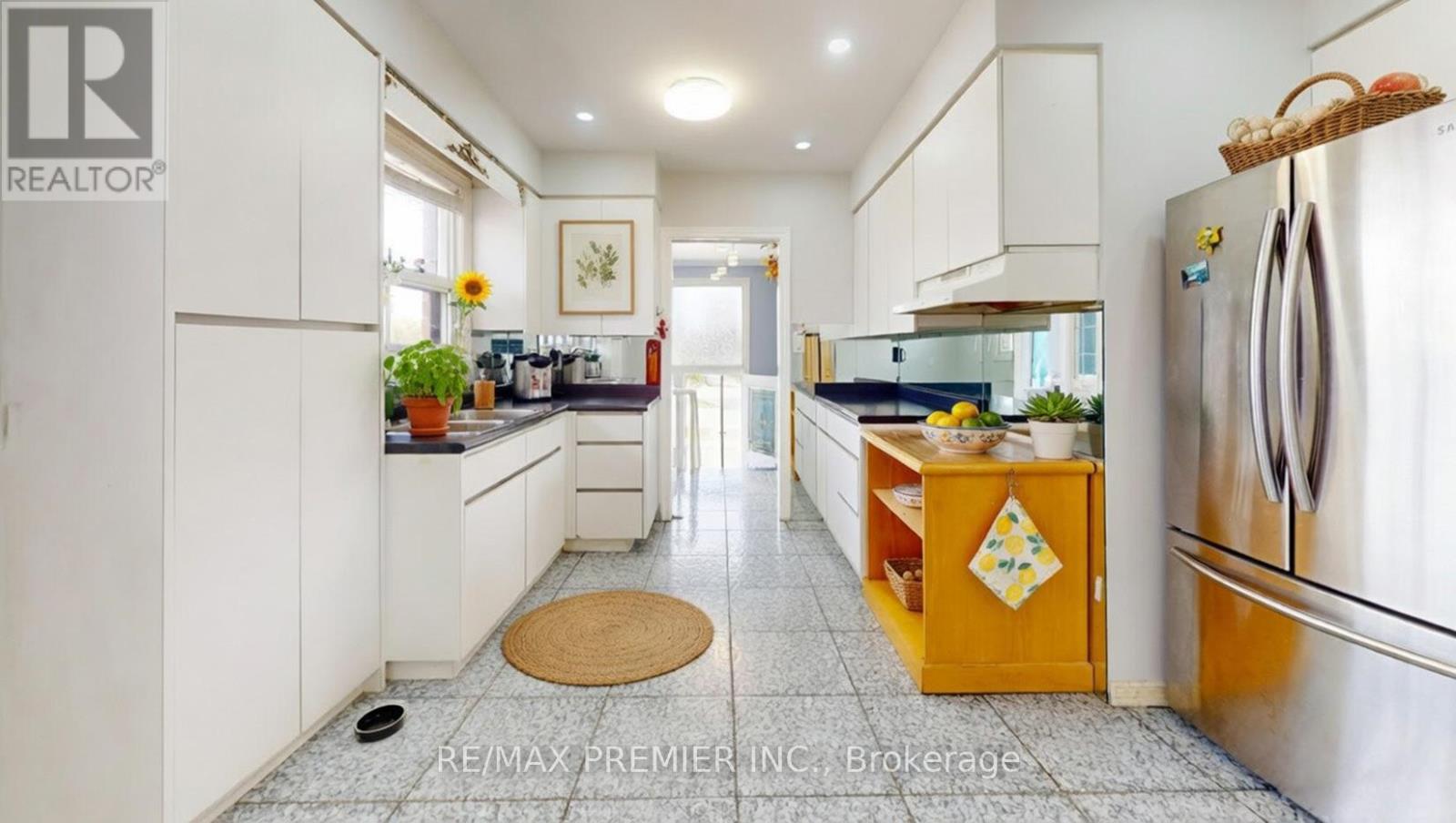 108 Hisey Crescent, Toronto, Ontario  M3N 1V1 - Photo 21 - W12986848