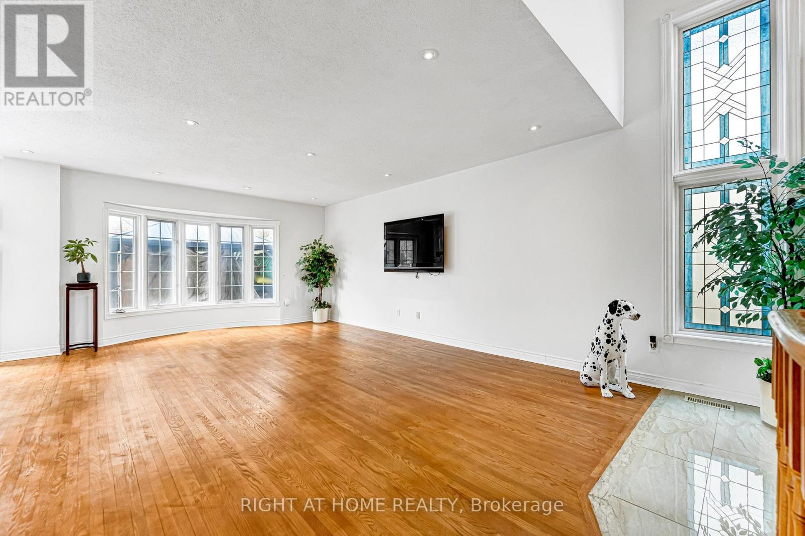 343 Bristol Road E, Mississauga, Ontario  L4Z 3V6 - Photo 10 - W12986894