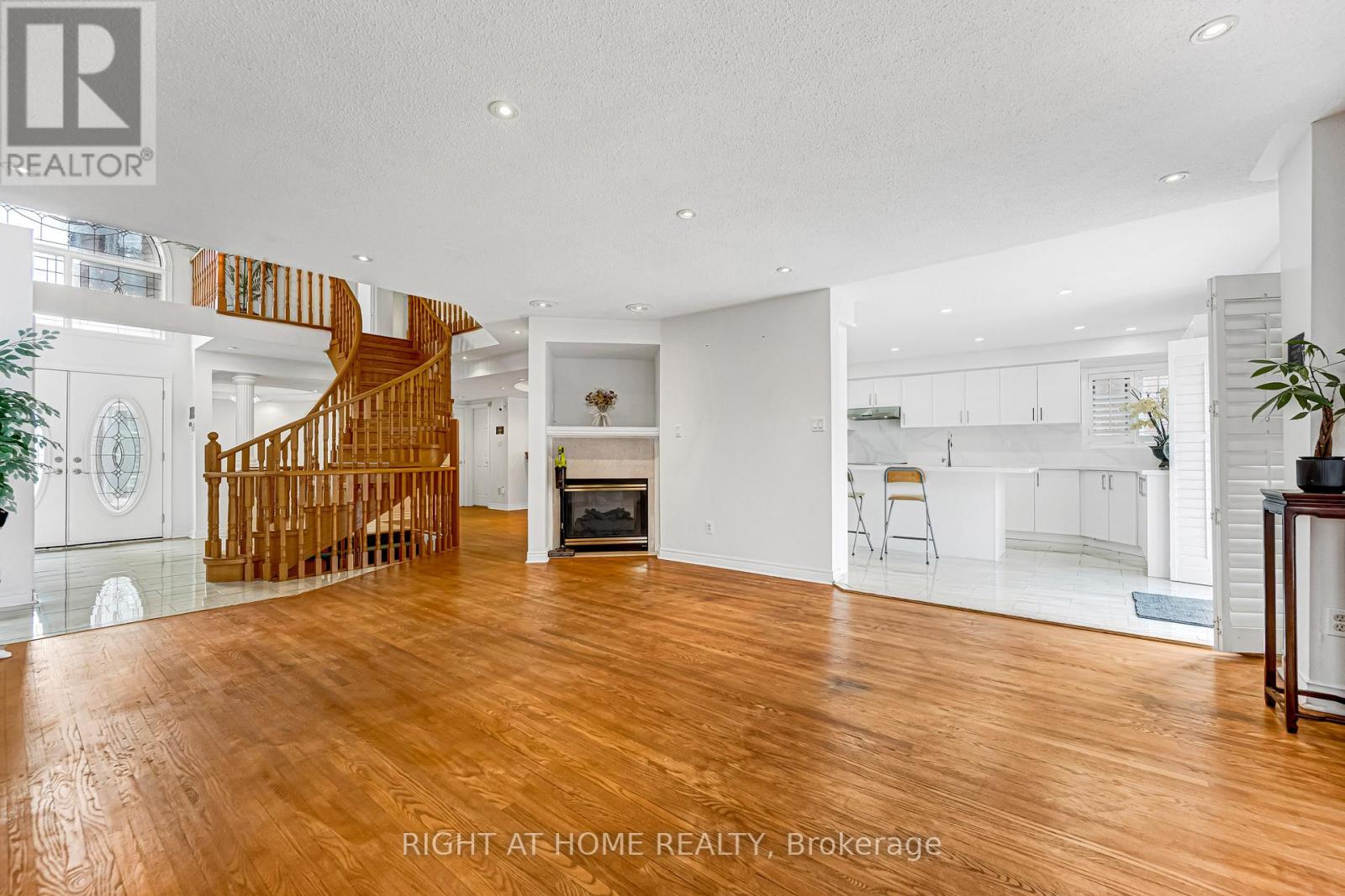 343 Bristol Road E, Mississauga, Ontario  L4Z 3V6 - Photo 11 - W12986894