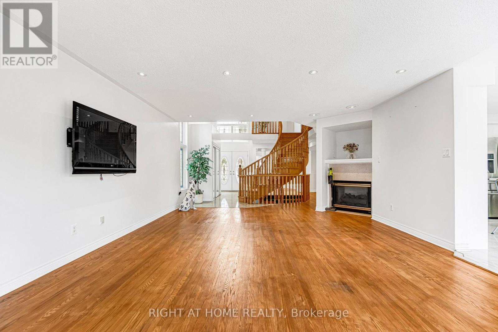 343 Bristol Road E, Mississauga, Ontario  L4Z 3V6 - Photo 12 - W12986894