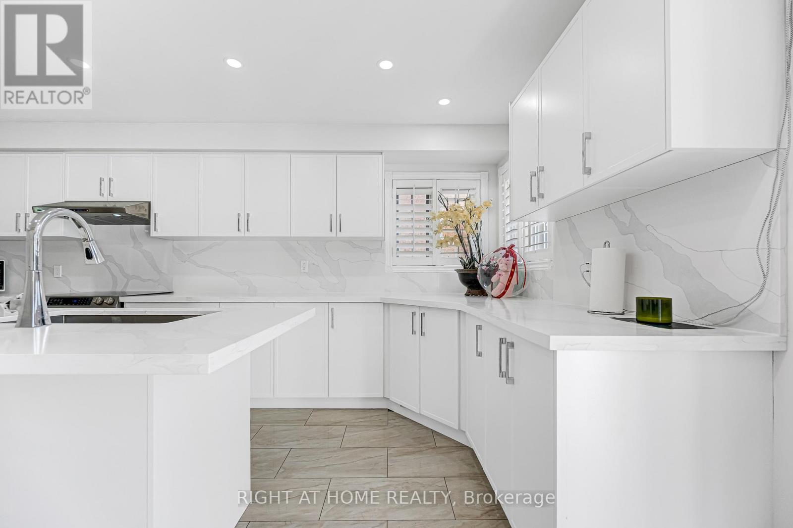 343 Bristol Road E, Mississauga, Ontario  L4Z 3V6 - Photo 14 - W12986894