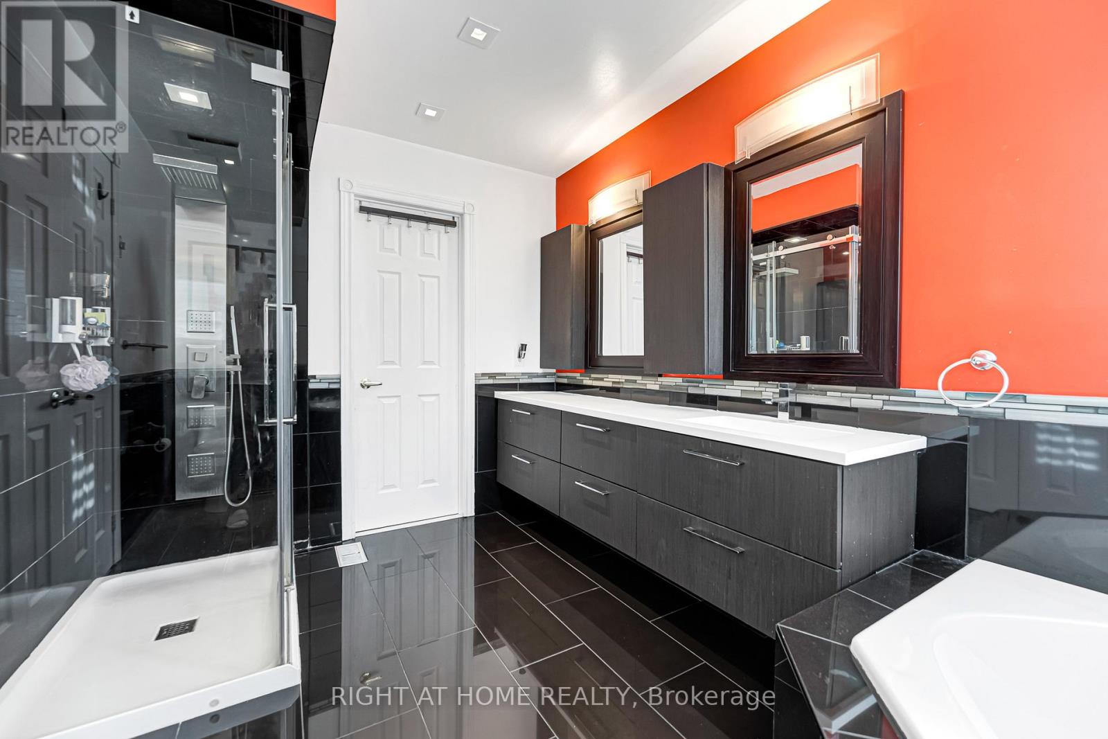 343 Bristol Road E, Mississauga, Ontario  L4Z 3V6 - Photo 37 - W12986894