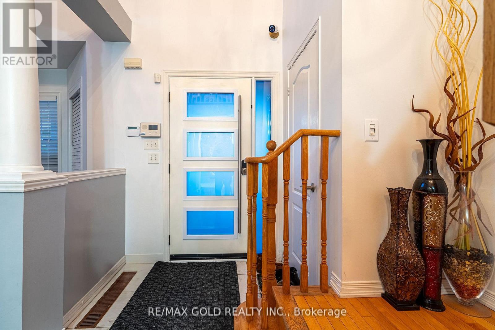 46 Egypt Drive, Brampton, Ontario  L6R 2T9 - Photo 2 - W12986896