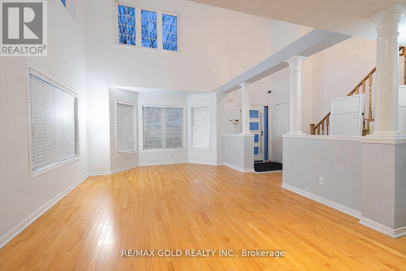 46 Egypt Drive, Brampton, Ontario  L6R 2T9 - Photo 8 - W12986896