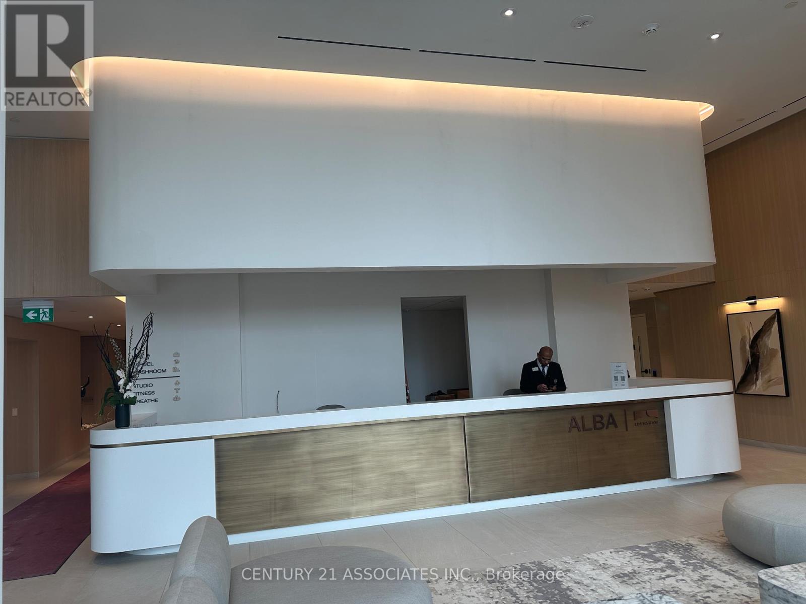 2310 - 1 Fairview Road E, Mississauga, Ontario  L5A 4C6 - Photo 2 - W12986912