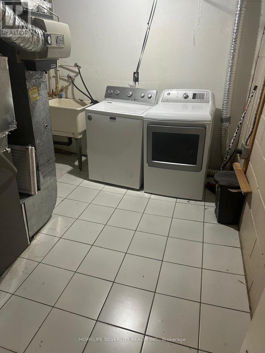 Bsmnt - 31 Lakeland Drive S, Toronto, Ontario M9V 1M8 - Photo 10 - W12986928