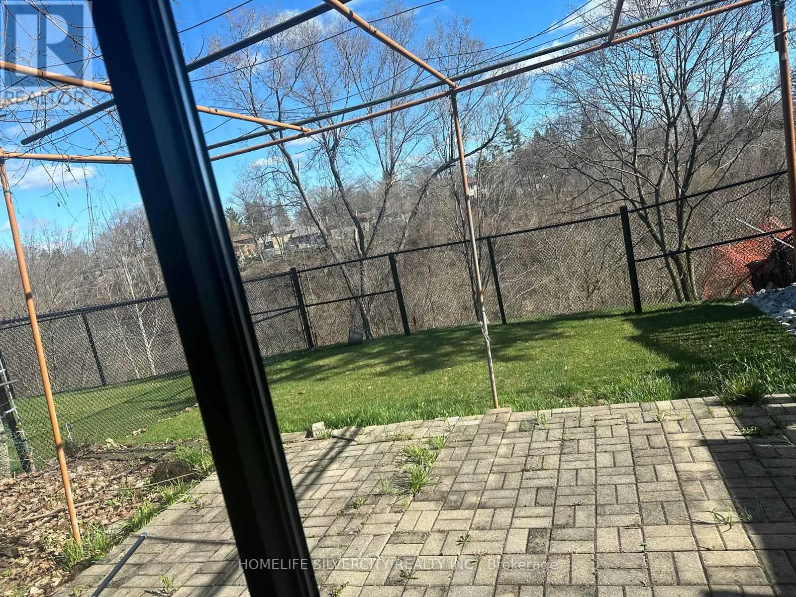 Bsmnt - 31 Lakeland Drive S, Toronto, Ontario M9V 1M8 - Photo 12 - W12986928