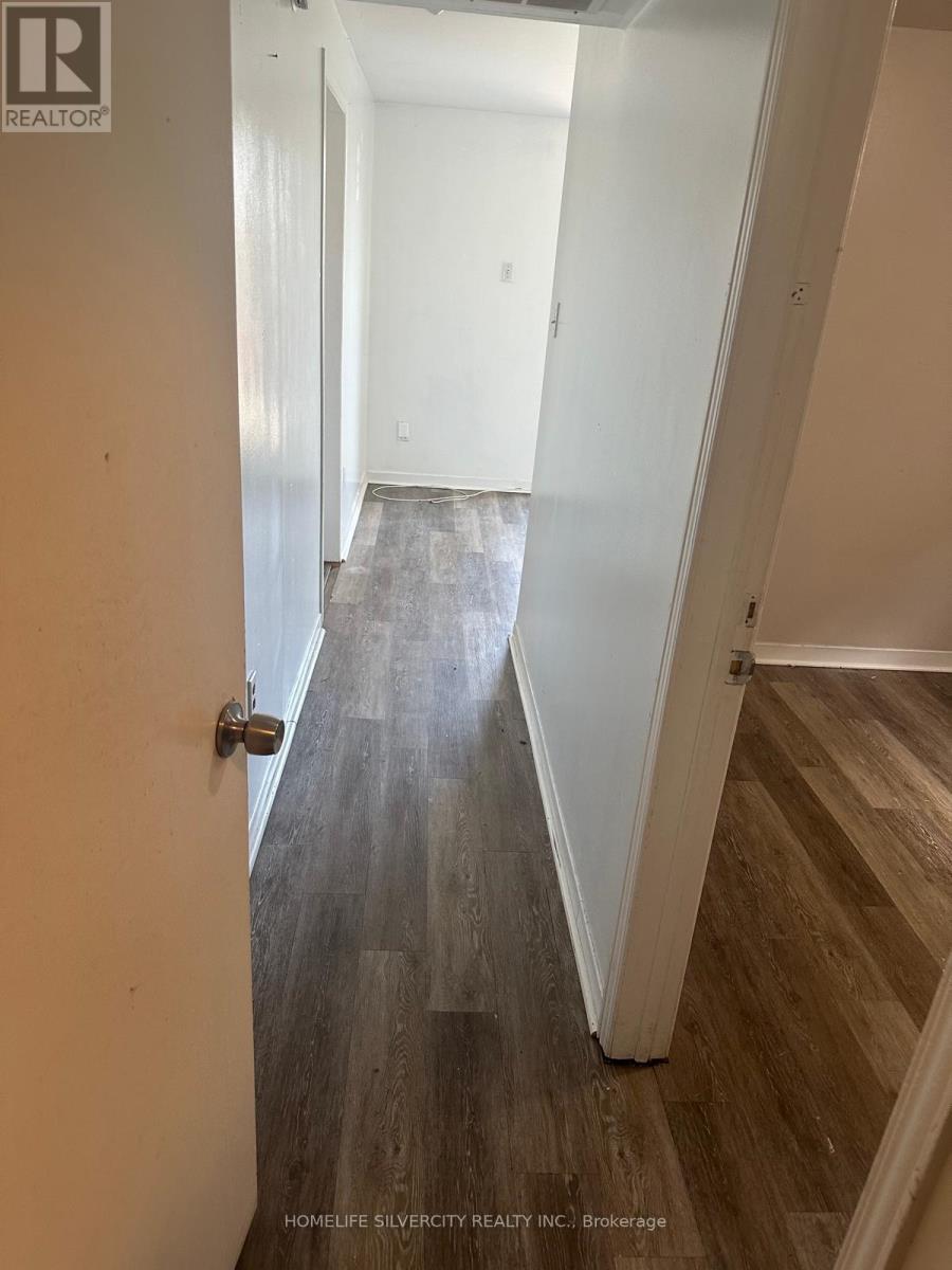 Bsmnt - 31 Lakeland Drive S, Toronto, Ontario M9V 1M8 - Photo 4 - W12986928