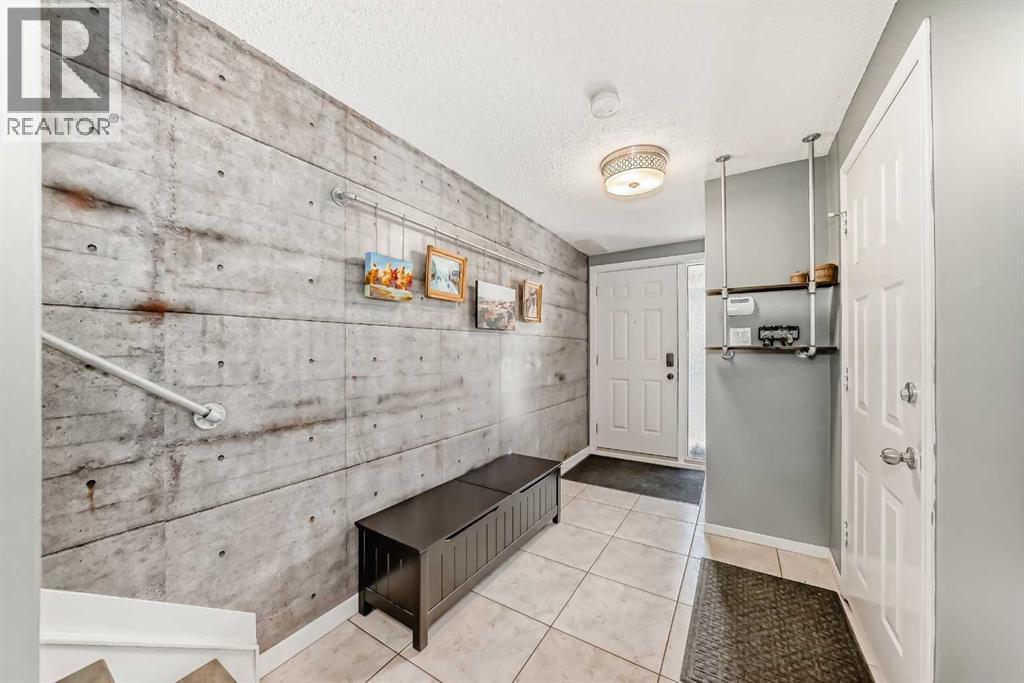 406, 3130 66 Avenue SW, Calgary, Alberta  T3E 5K8 - Photo 3 - A2292811