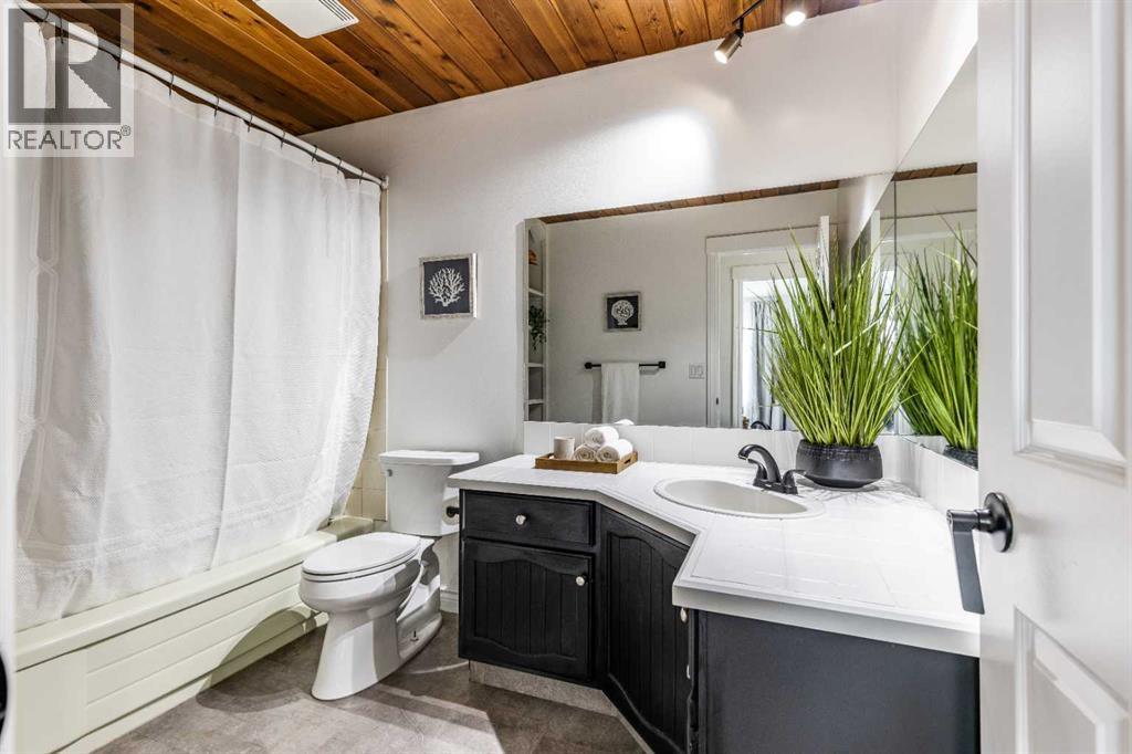 8 Ross View Bay SE, Medicine Hat, Alberta  T1B 3H9 - Photo 31 - A2297423