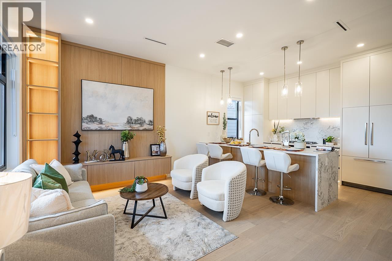 2 4875 Albert Street, Burnaby, British Columbia  V5C 2H4 - Photo 1 - R3110016