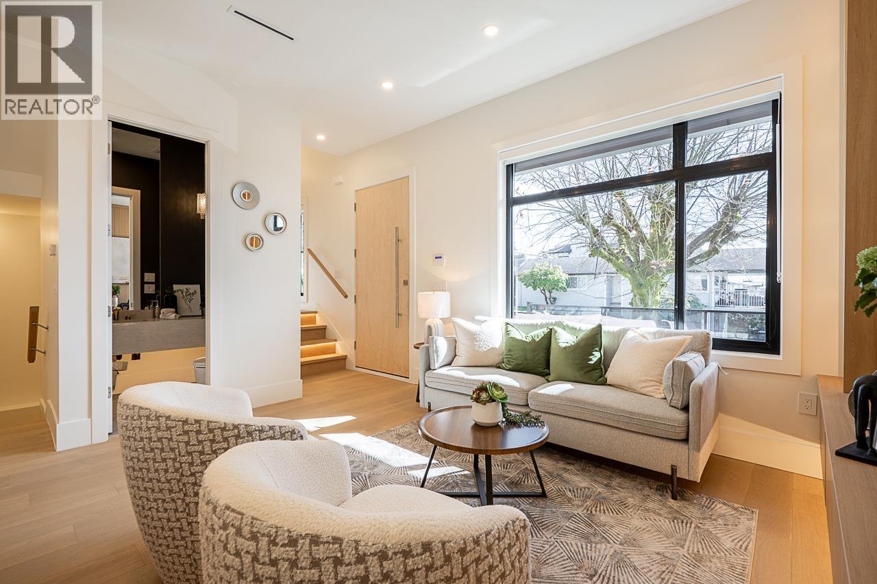 2 4875 Albert Street, Burnaby, British Columbia  V5C 2H4 - Photo 3 - R3110016