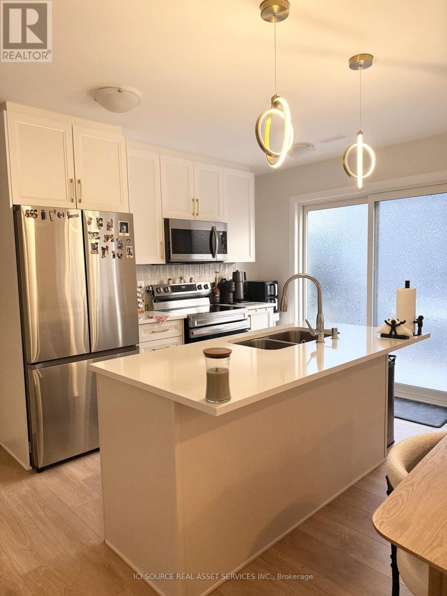 1605 Creekway Private, Ottawa, Ontario  K2T 0T1 - Photo 3 - X12986908