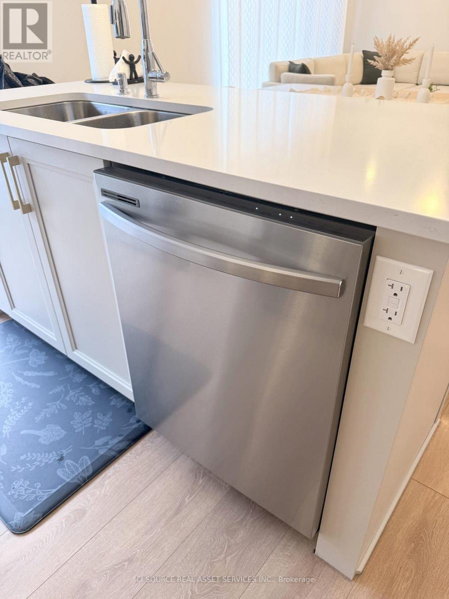 1605 Creekway Private, Ottawa, Ontario  K2T 0T1 - Photo 4 - X12986908