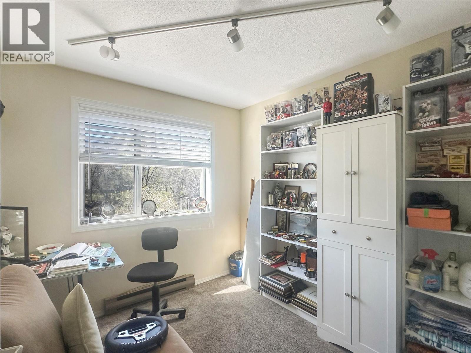 337 MCKINNEY Road Unit# 211 Oliver Photo 12