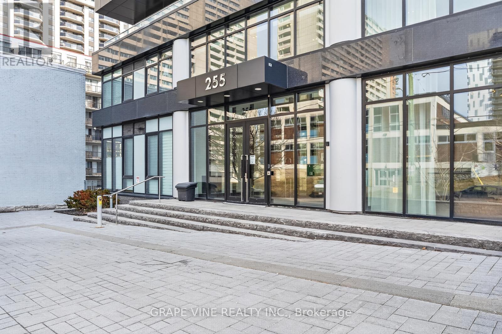 1010 - 255 Bay Street, Ottawa, Ontario  K1R 0C5 - Photo 2 - X12986954