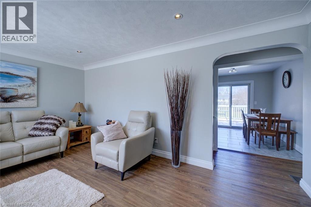 214 Grand Street, Brantford, Ontario  N3R 4C3 - Photo 7 - 40806418