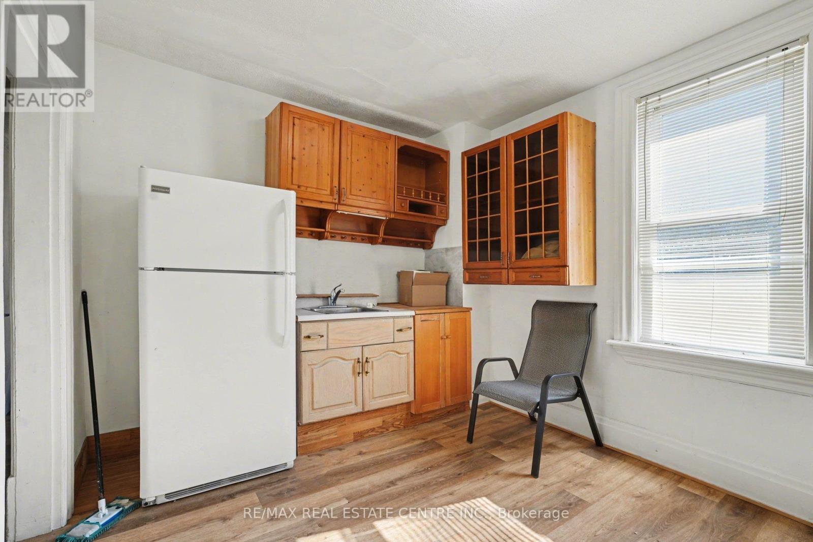 84 Bank Street N, Renfrew, Ontario  K7V 2E2 - Photo 8 - X12980252