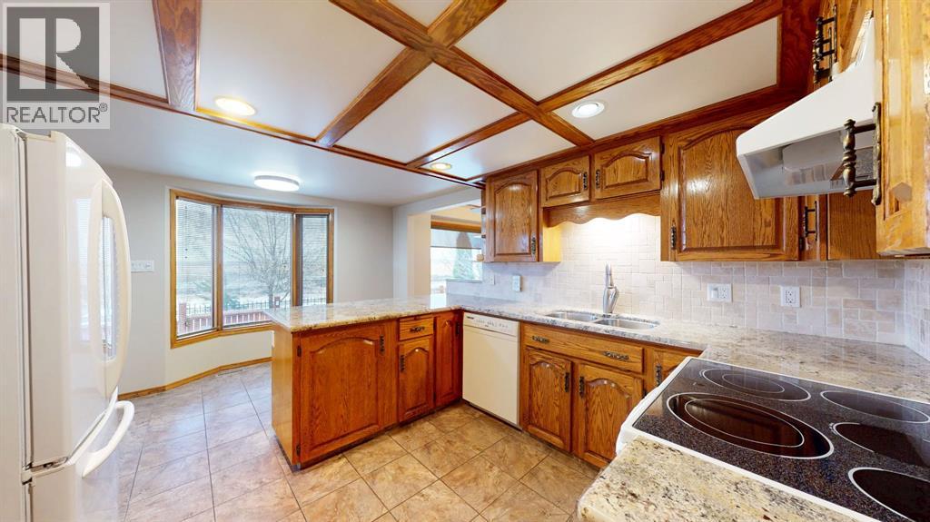 610 Ross Glen Drive Se, Medicine Hat, Alberta  T1B 3X3 - Photo 7 - A2274894