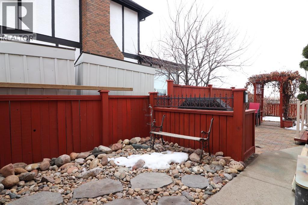 610 Ross Glen Drive Se, Medicine Hat, Alberta  T1B 3X3 - Photo 48 - A2274894