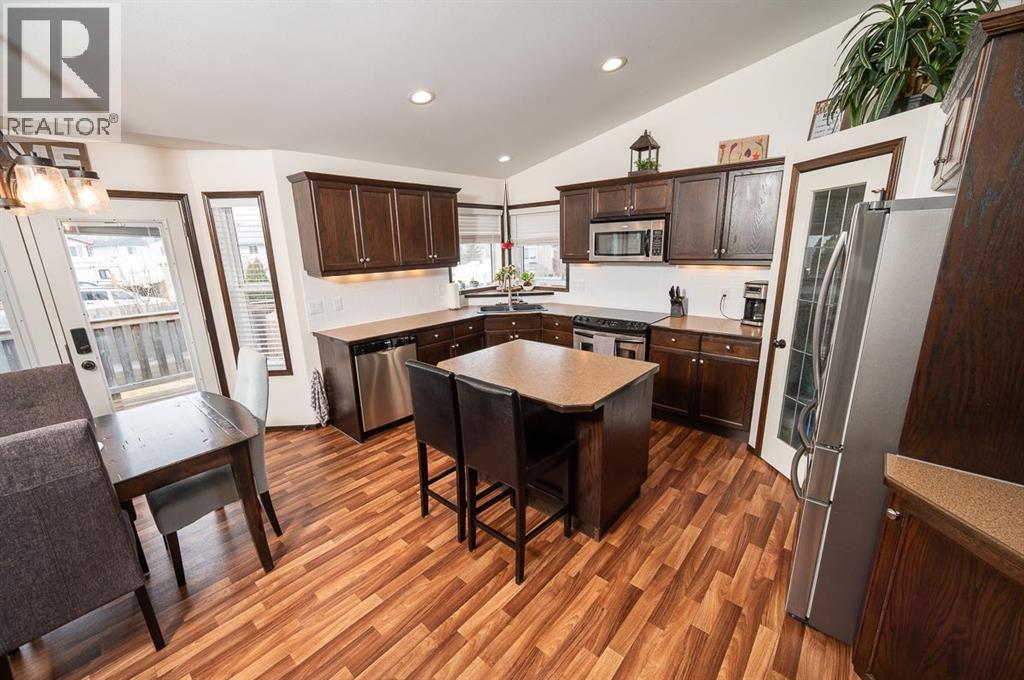 22 Sparrow Close, Blackfalds, Alberta  T4M 0K6 - Photo 5 - A2299205