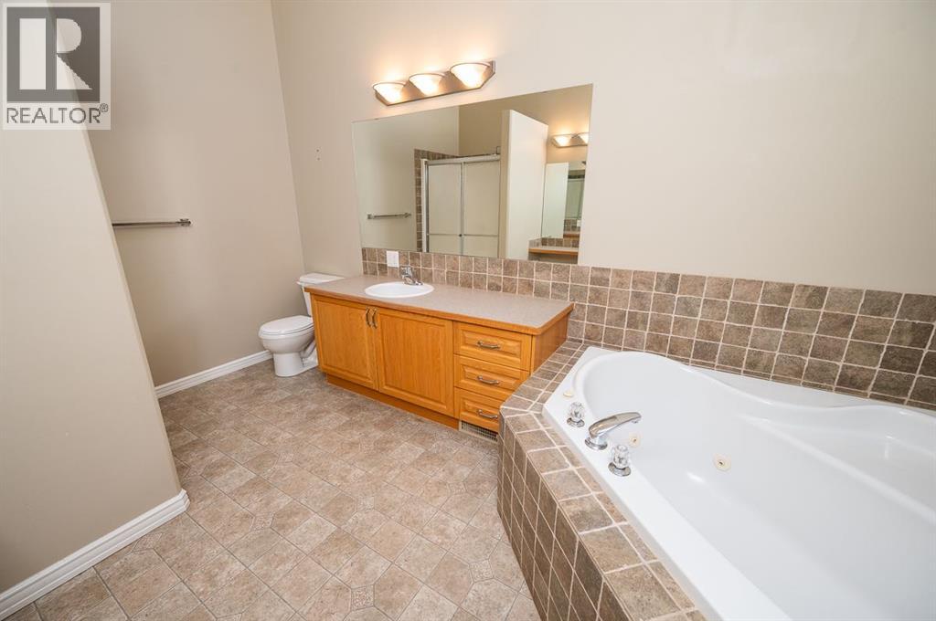 60 Daniel Close, Red Deer, Alberta  T4R 3M3 - Photo 20 - A2300273