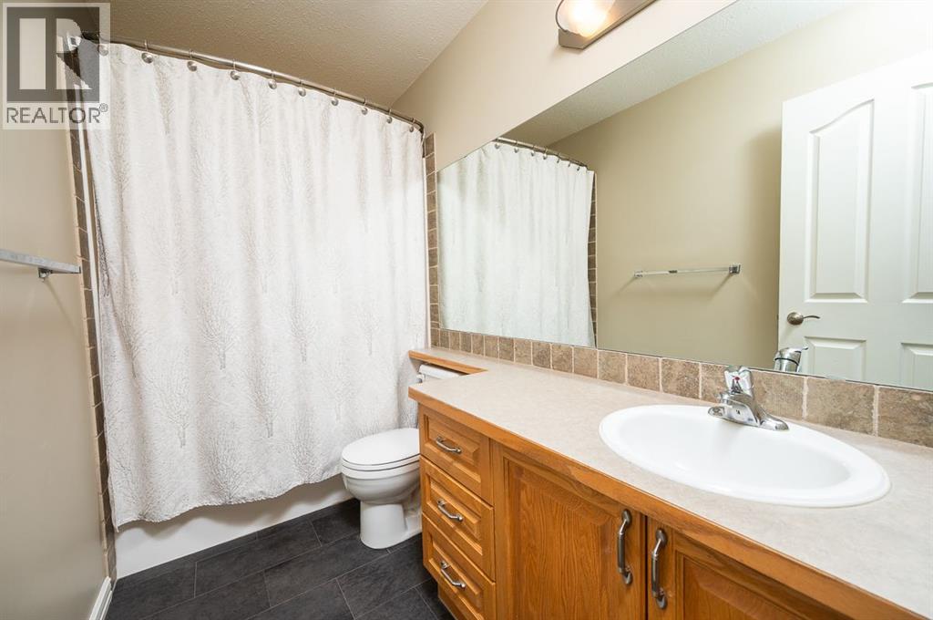 60 Daniel Close, Red Deer, Alberta  T4R 3M3 - Photo 15 - A2300273