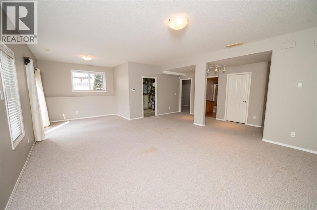 60 Daniel Close, Red Deer, Alberta  T4R 3M3 - Photo 31 - A2300273