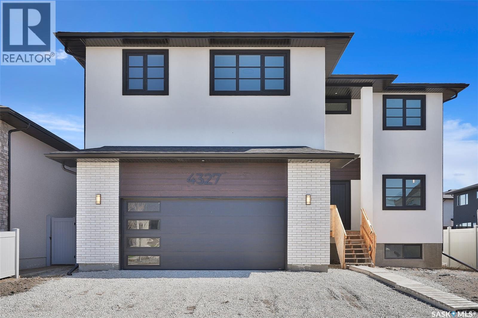 4327 Wild Rose Drive, Regina, Saskatchewan  S4V 3V6 - Photo 2 - SK031956