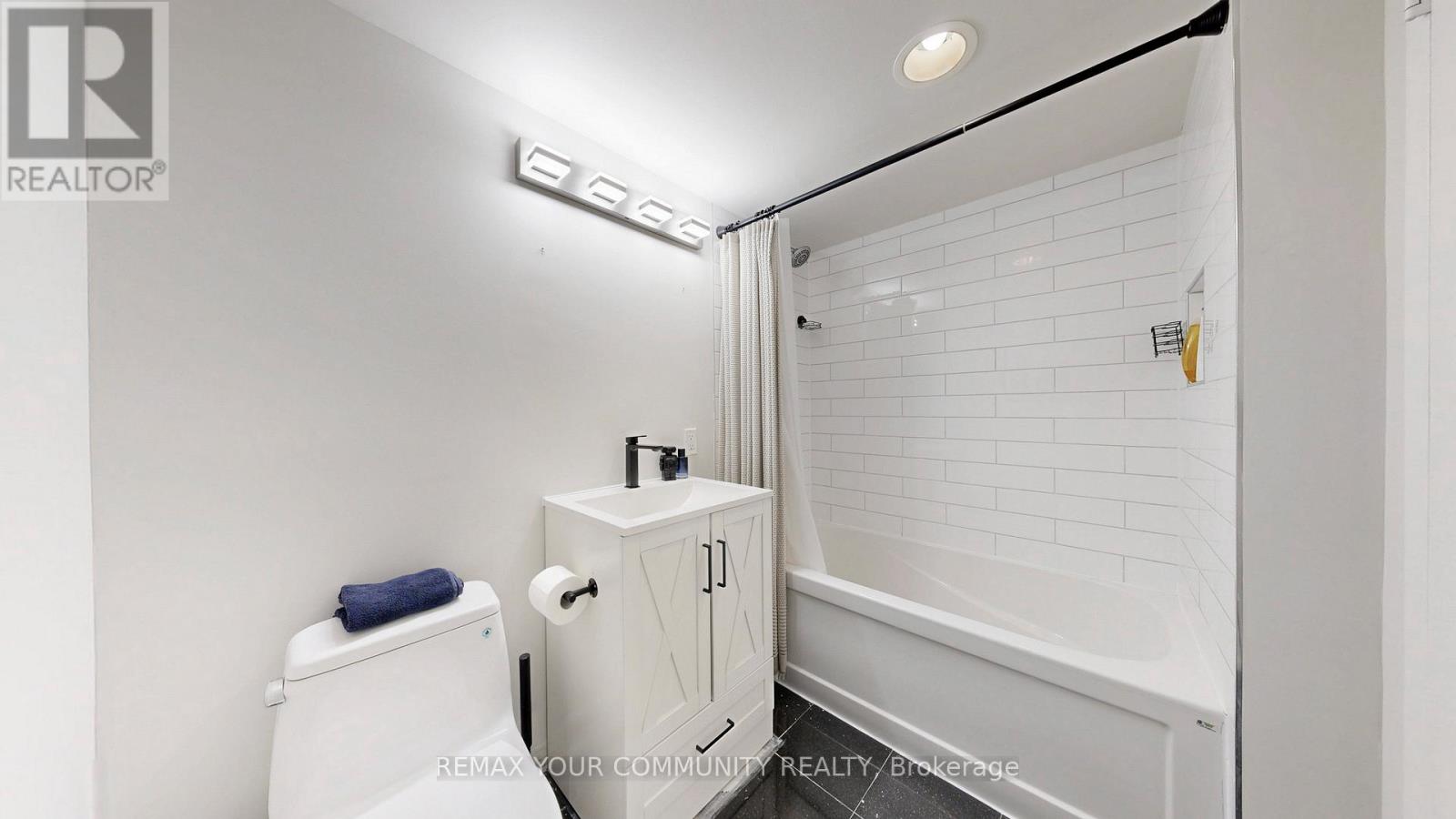 913 - 388 Richmond Street W, Toronto, Ontario  M5V 3P1 - Photo 18 - C12986968