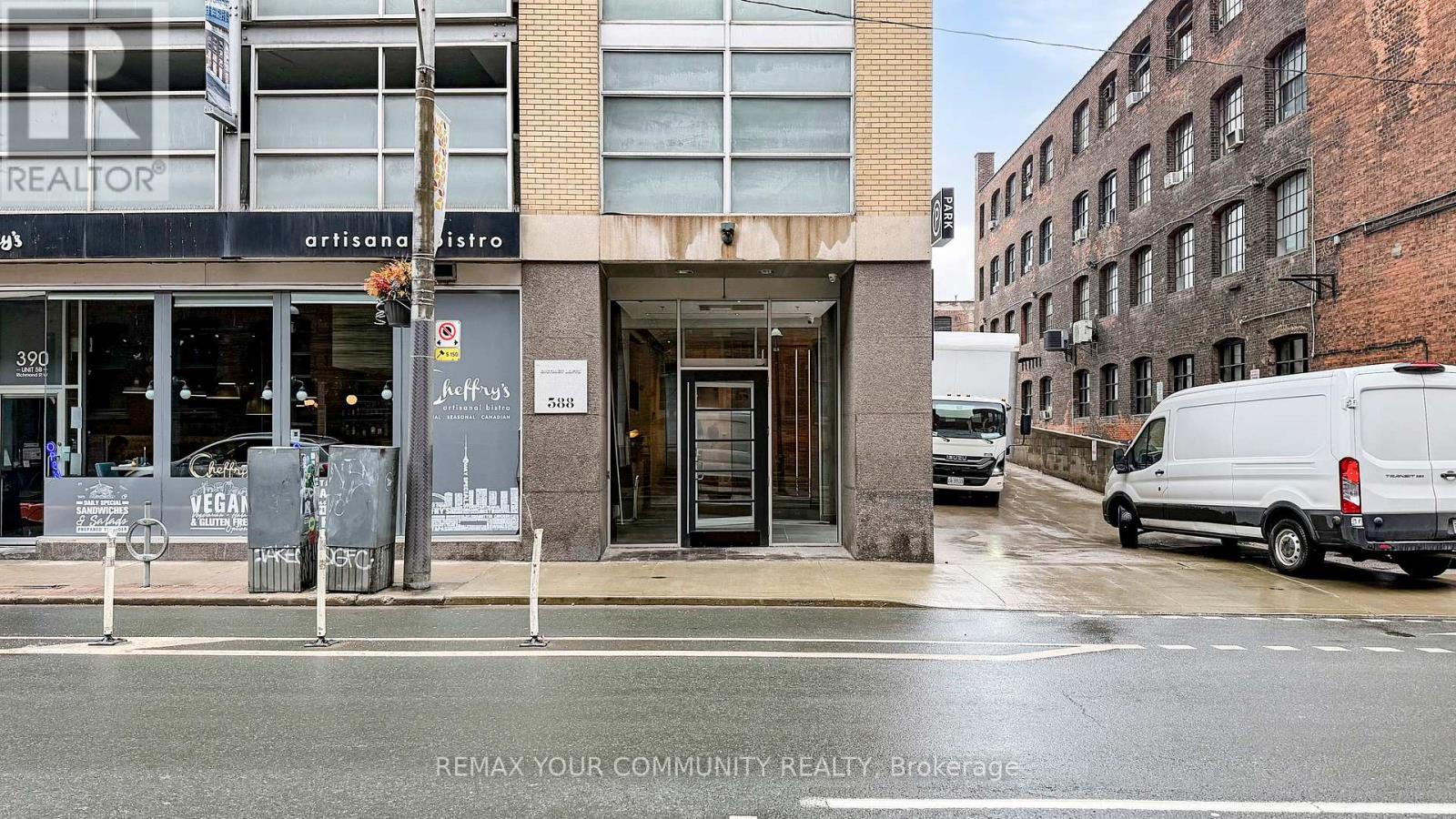 913 - 388 Richmond Street W, Toronto, Ontario  M5V 3P1 - Photo 3 - C12986968